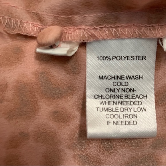 Loft NWOT Leopard Print Split Neck Button Blouse - Picture 5 of 8